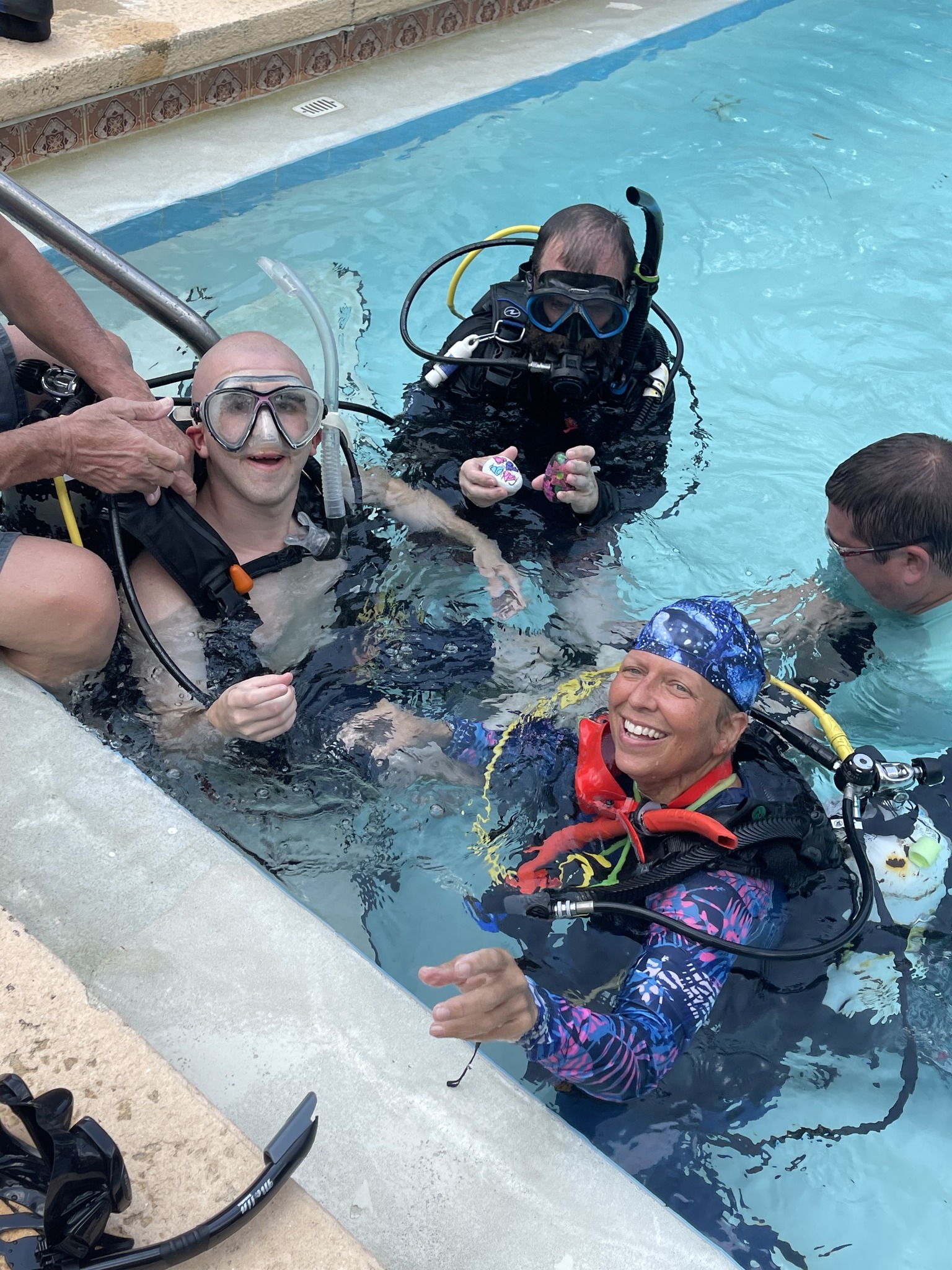 Life Worth Leading SCUBA volunteer and participant
